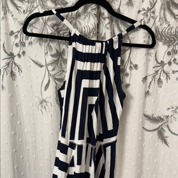GAP Dresses & Skirts - GAP Navy and White Geometric Maxi Dress